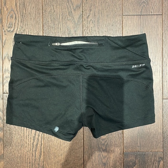 Nike drifit shorts - Picture 2 of 2